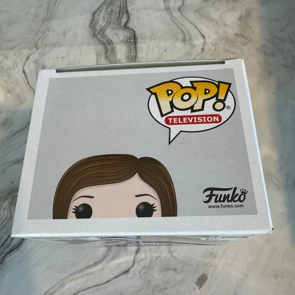 Rachel Green Funko Pop 1065 (listing #2) - Picture 6 of 7